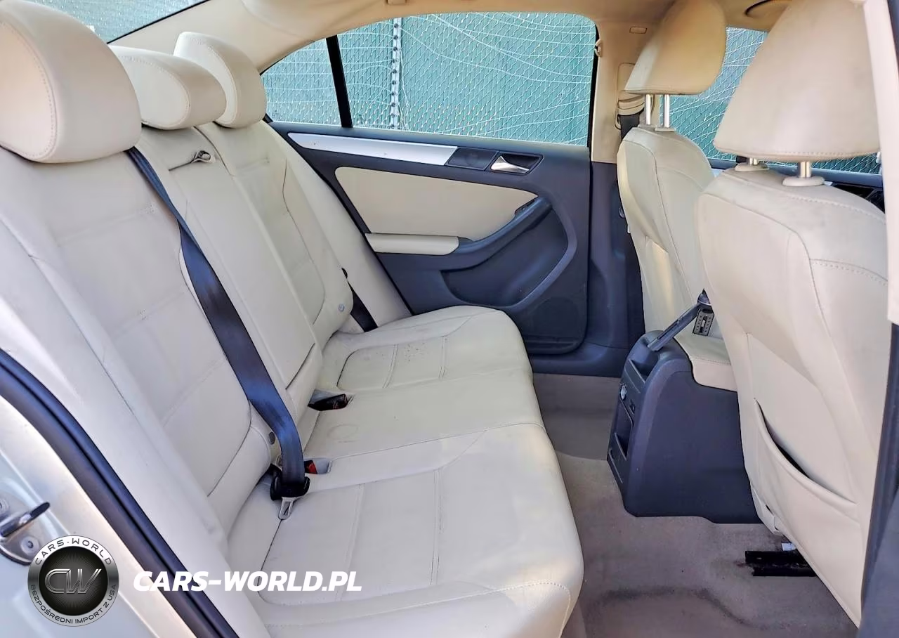 2011 Volkswagen Jetta Tdi VIN:3VWLL7AJXBM126514 - 10