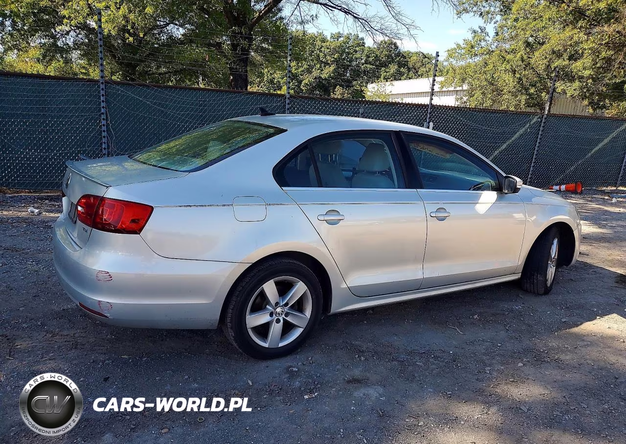 2011 Volkswagen Jetta Tdi VIN:3VWLL7AJXBM126514 - 3