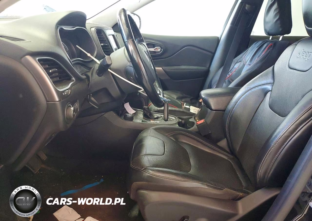 2020 Jeep Cherokee Latitude Plus VIN:1C4PJMLX6LD635183 - 7