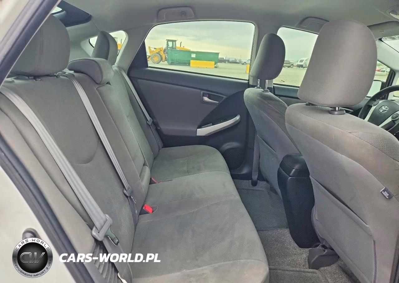 2013 Toyota Prius Two VIN:JTDKN3DU5D5664571 - 10