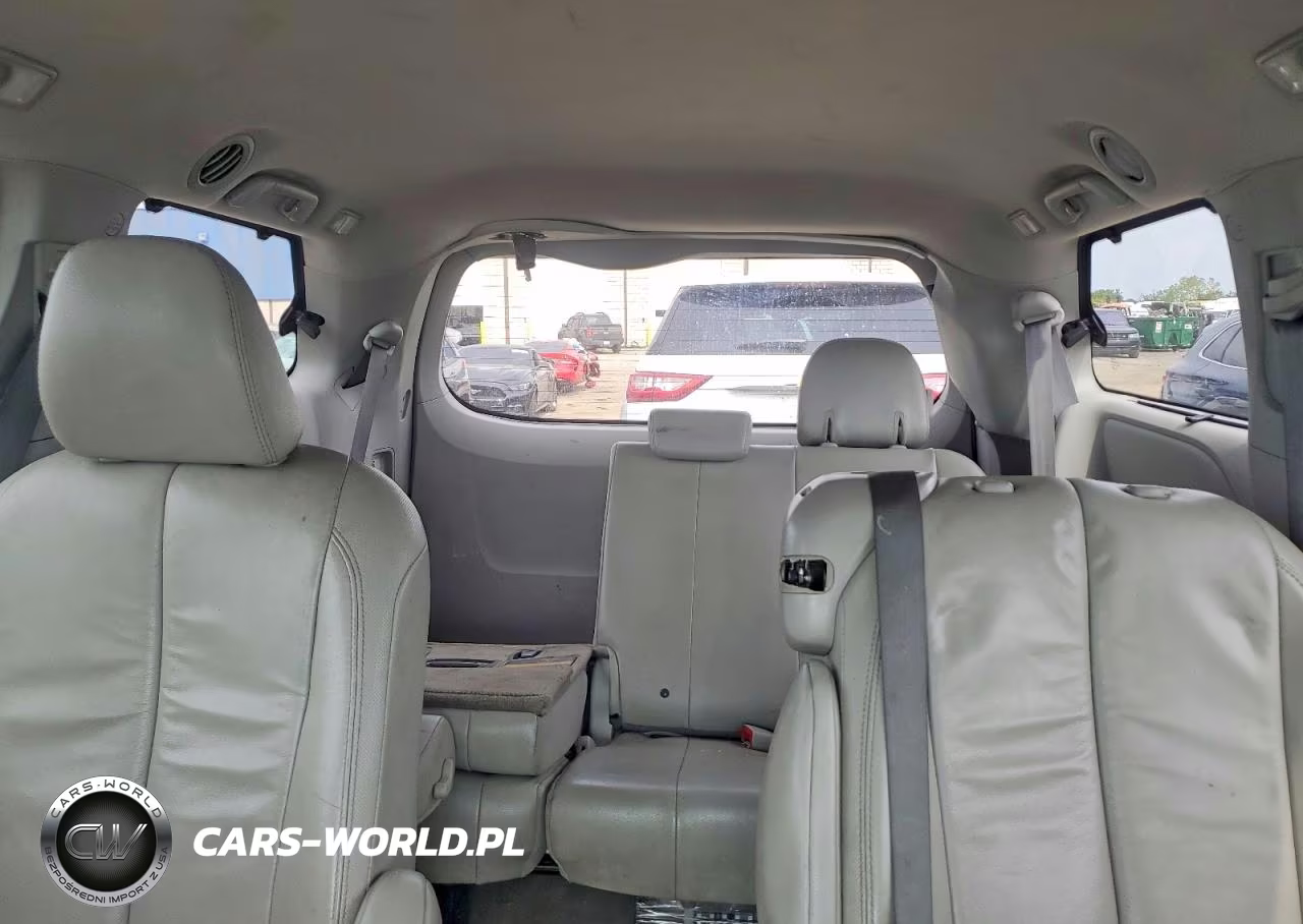 2013 Toyota Sienna Xle 8-Passenger VIN:5TDYK3DC1DS330848 - 10
