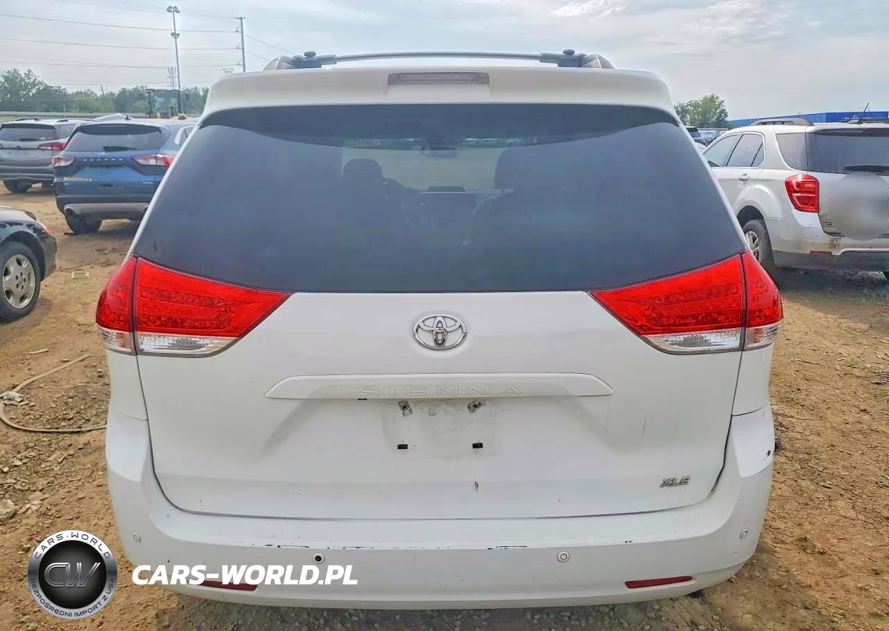 2013 Toyota Sienna Xle 8-Passenger VIN:5TDYK3DC1DS330848 - 6