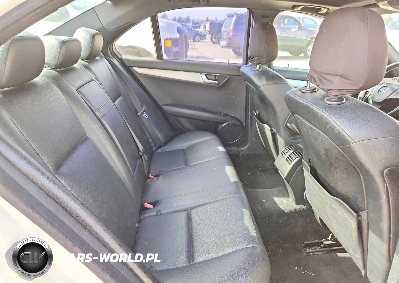 2010 Mercedes-Benz C 300 VIN:WDDGF5EB2AF440827 - 10