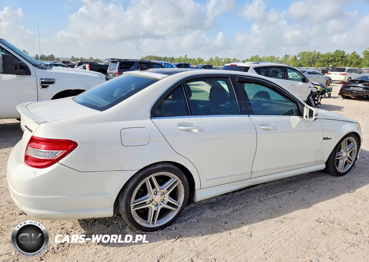 2010 Mercedes-Benz C 300 VIN:WDDGF5EB2AF440827 - 3