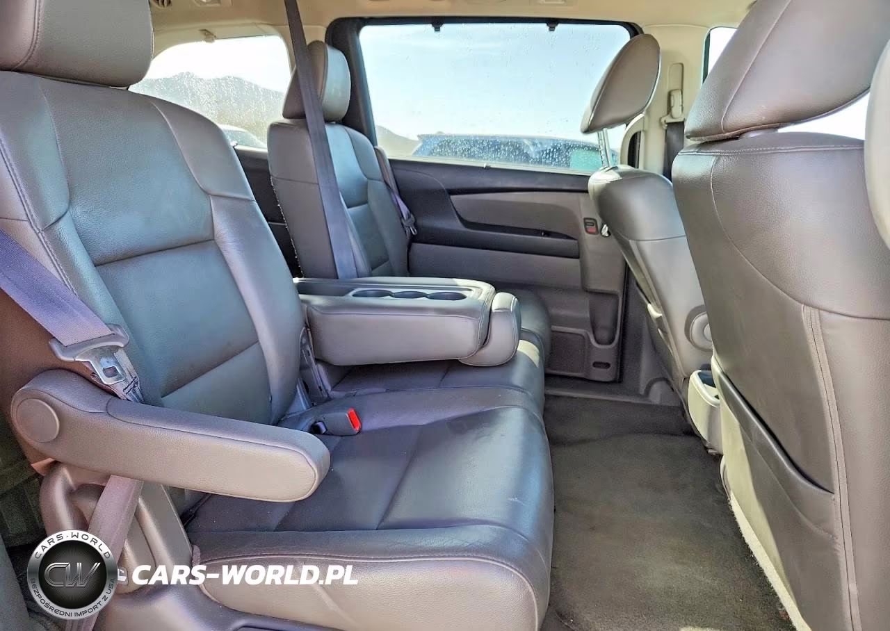 2015 Honda Odyssey Touring VIN:5FNRL5H99FB014343 - 11