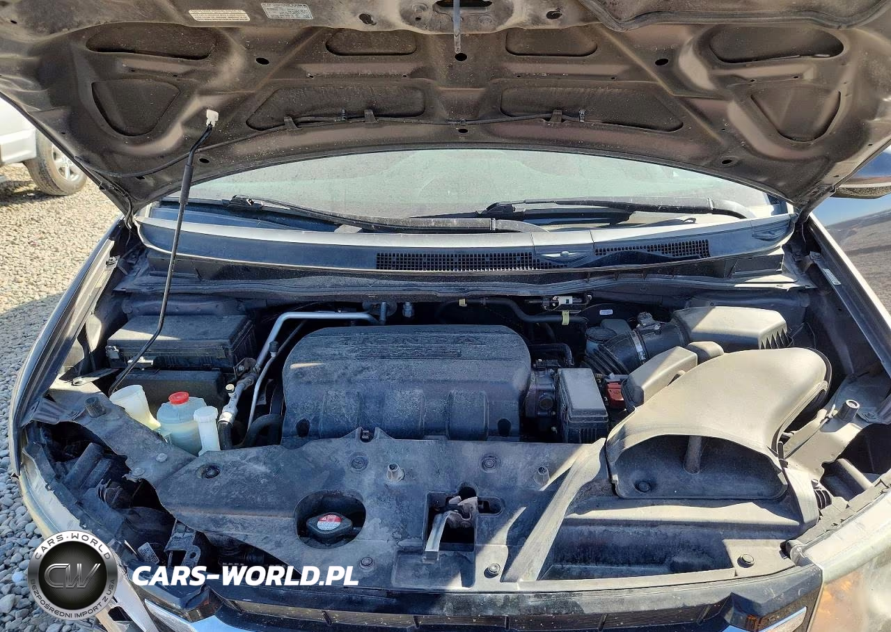 2015 Honda Odyssey Touring VIN:5FNRL5H99FB014343 - 12