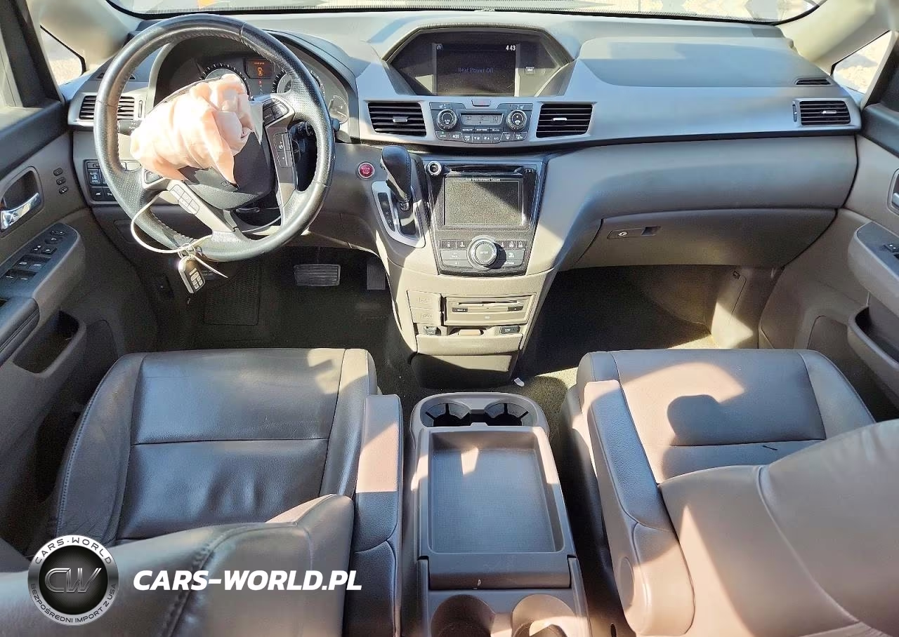 2015 Honda Odyssey Touring VIN:5FNRL5H99FB014343 - 8
