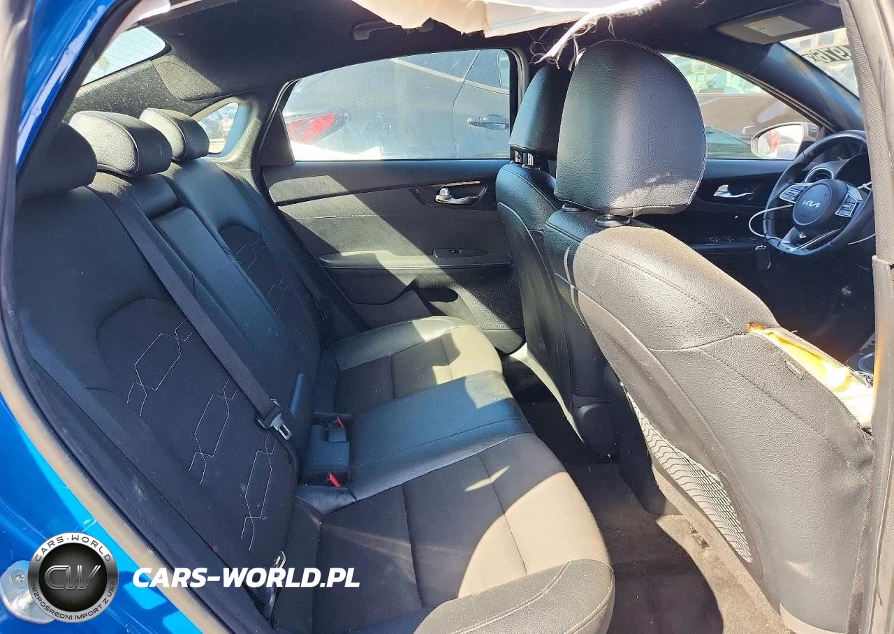 2023 Kia Forte Gt Line VIN:3KPF54AD3PE522739 - 10