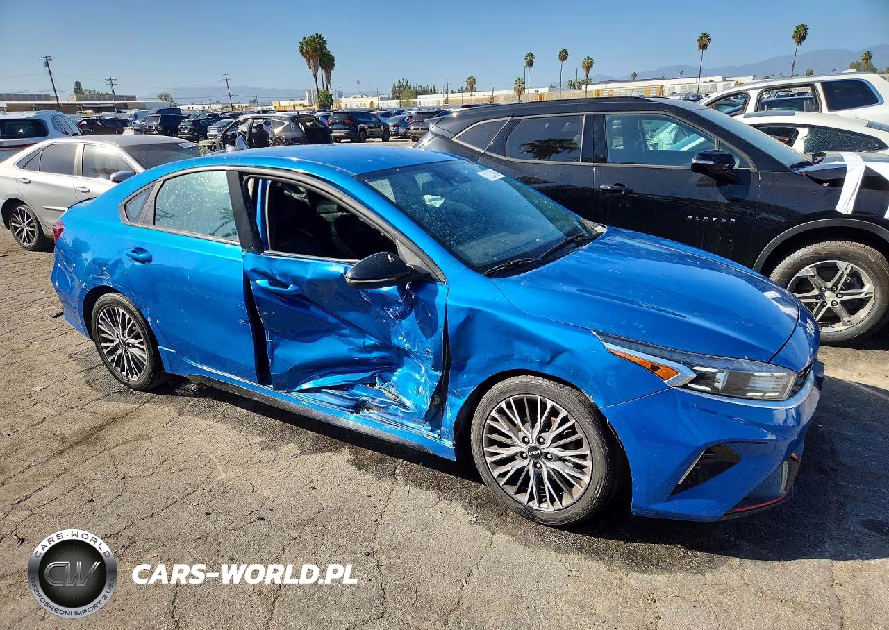 2023 Kia Forte Gt Line VIN:3KPF54AD3PE522739 - 4