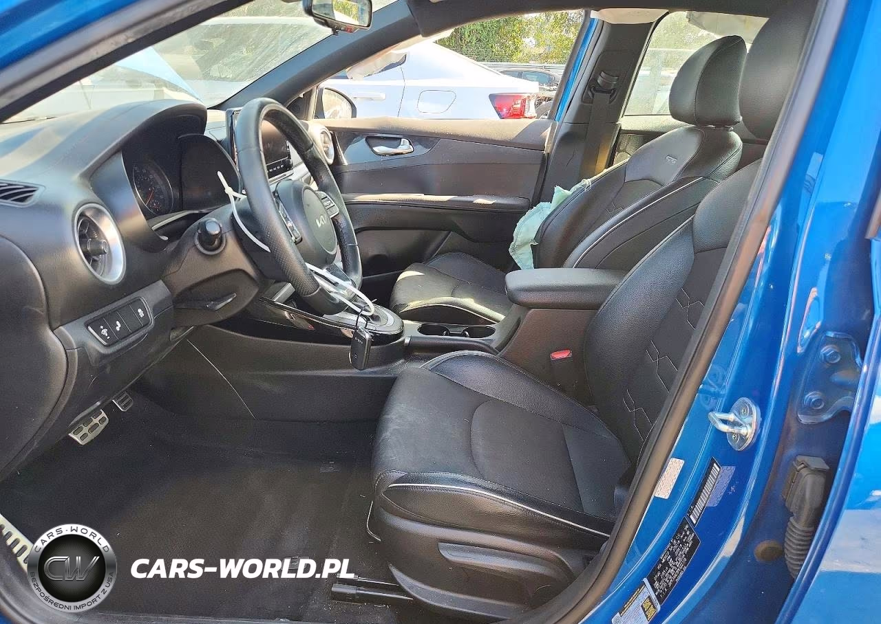 2023 Kia Forte Gt Line VIN:3KPF54AD3PE522739 - 7