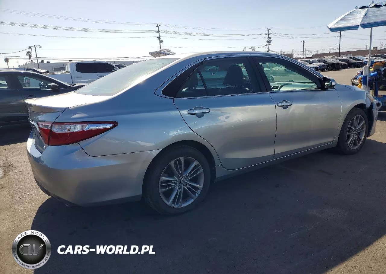 2017 Toyota Camry Se VIN:4T1BF1FK1HU639364 - 3