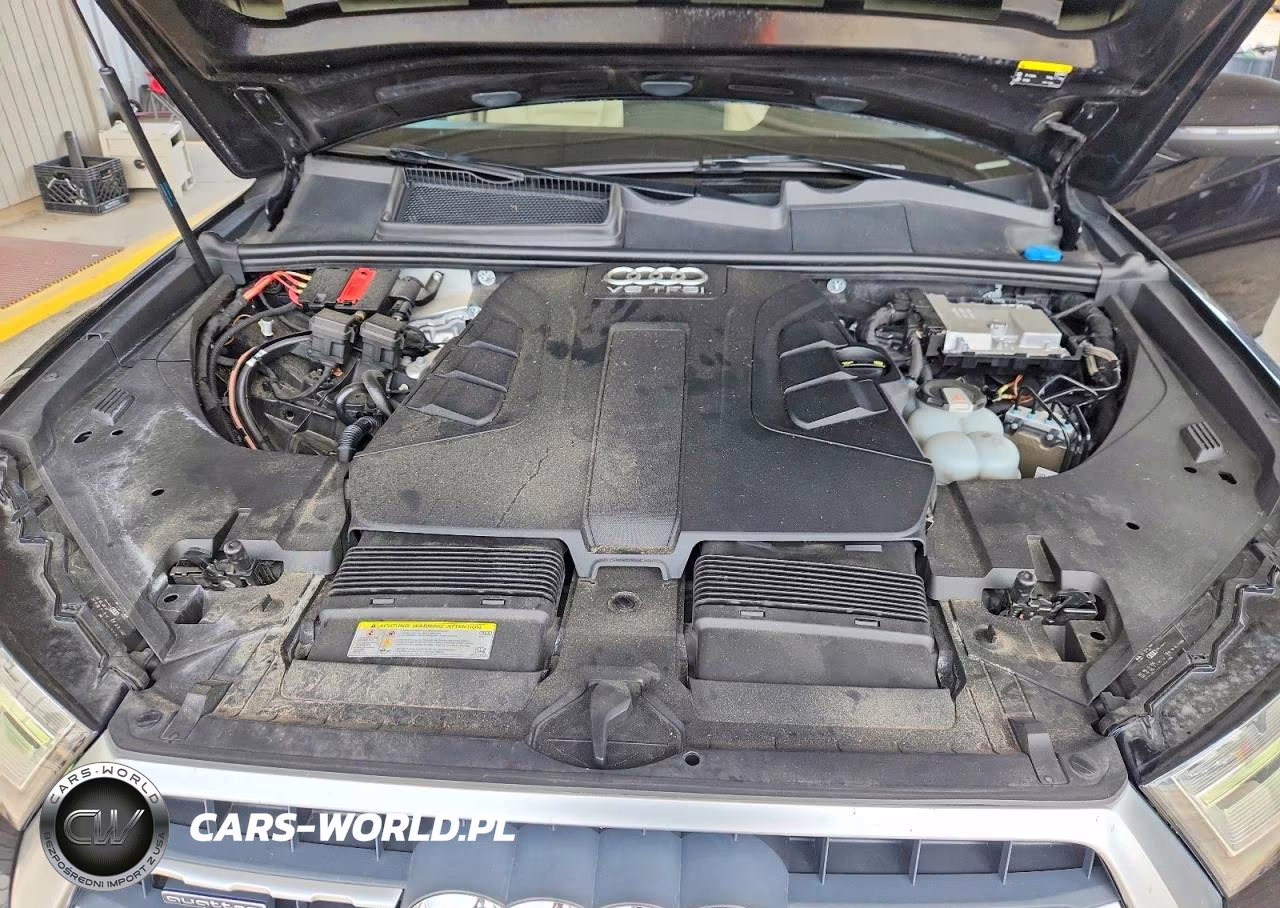 2018 Audi Q7 Premium Plus VIN:WA1LAAF77JD000506 - 11