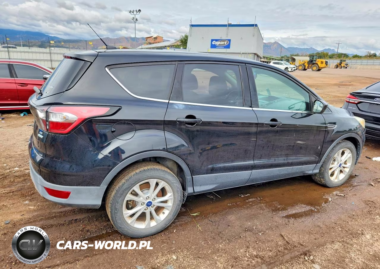 2017 Ford Escape Se VIN:1FMCU0GD7HUC80302 - 3
