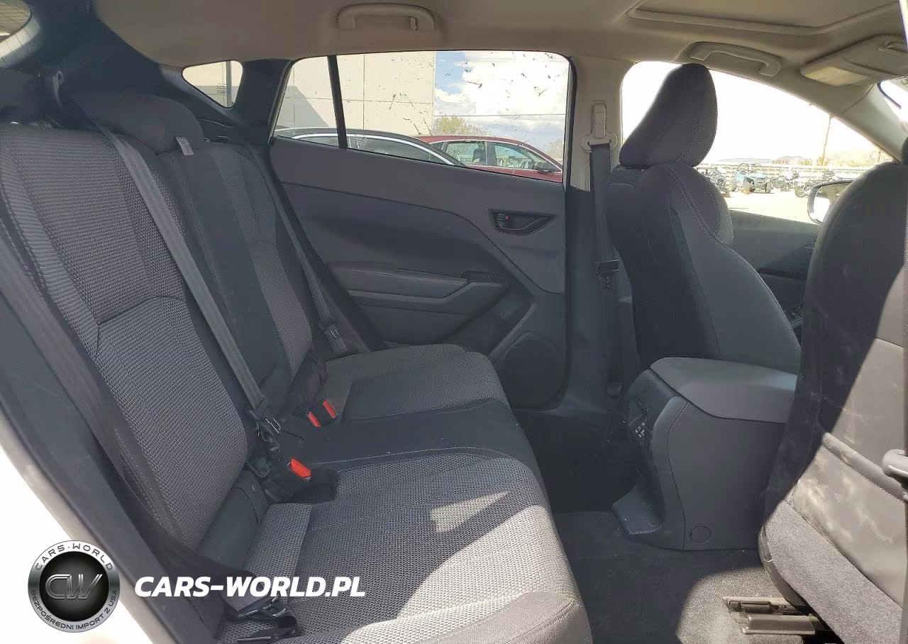 2024 Subaru Crosstrek Premium VIN:JF2GUADC0RH875799 - 11