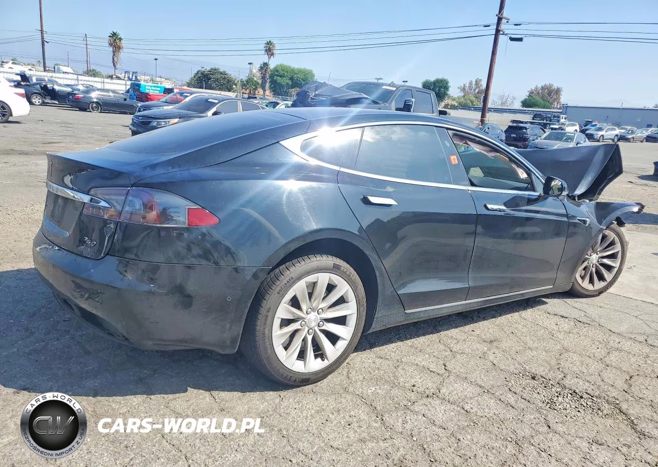 2018 Tesla Model S VIN:5YJSA1E22JF294929 - 3