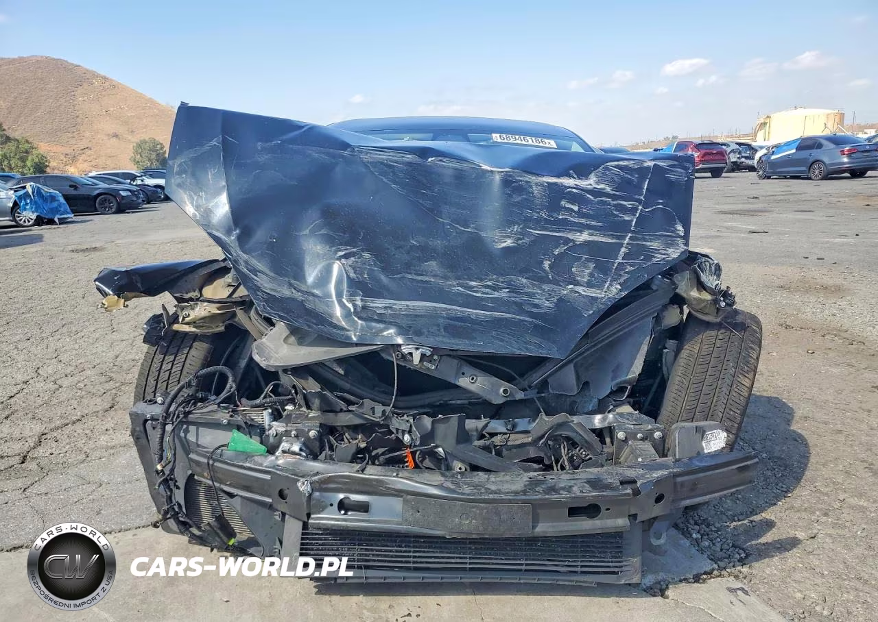 2018 Tesla Model S VIN:5YJSA1E22JF294929 - 5
