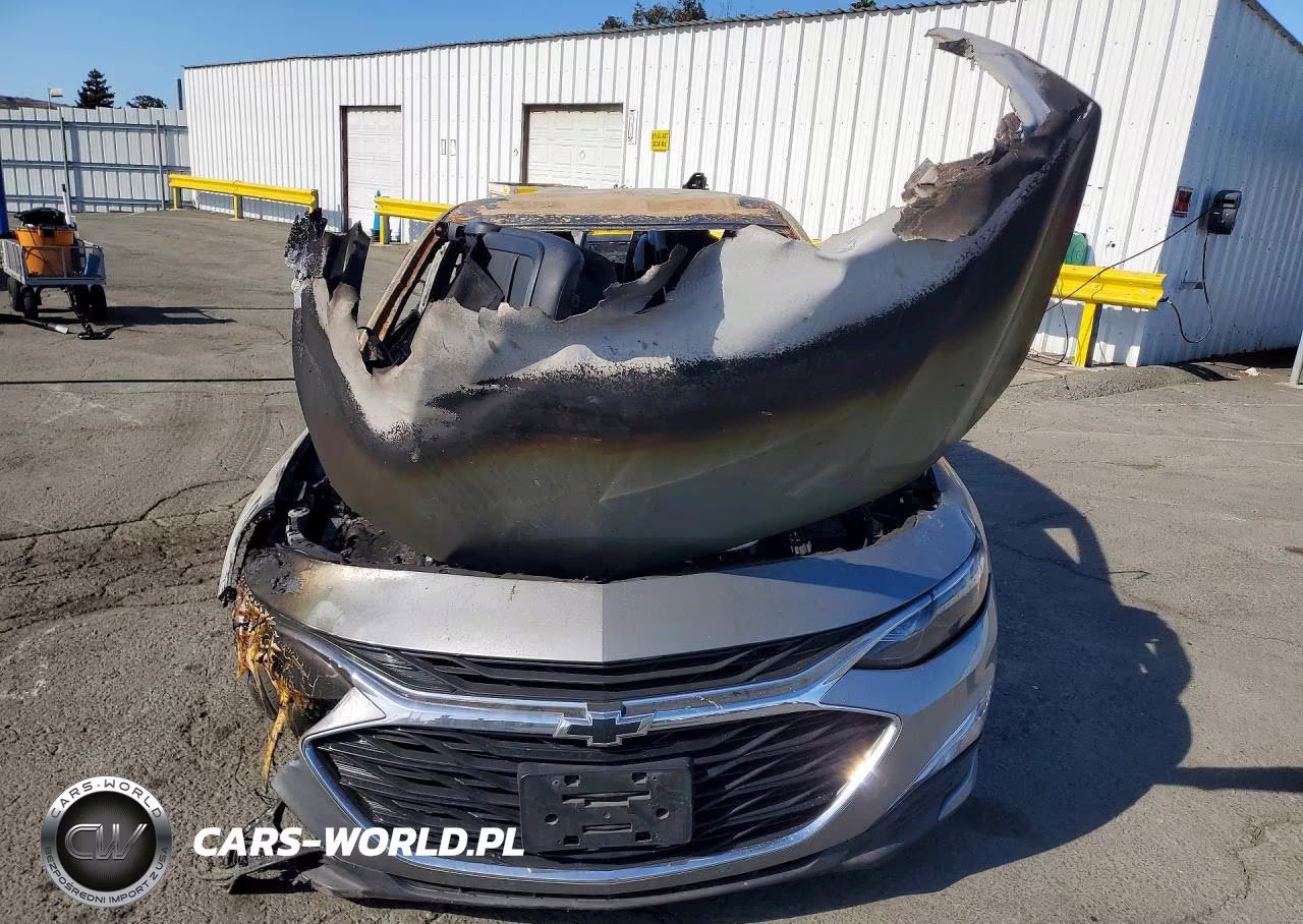 2023 Chevrolet Malibu Rs VIN:1G1ZG5ST4PF157702 - 5