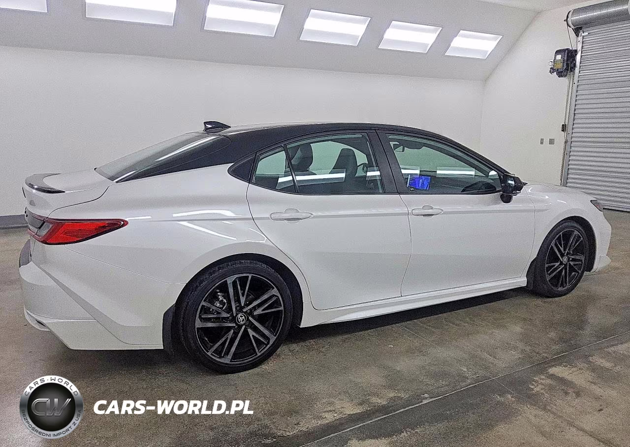 2025 Toyota Camry Xse VIN:4T1DAACK1SU110371 - 3
