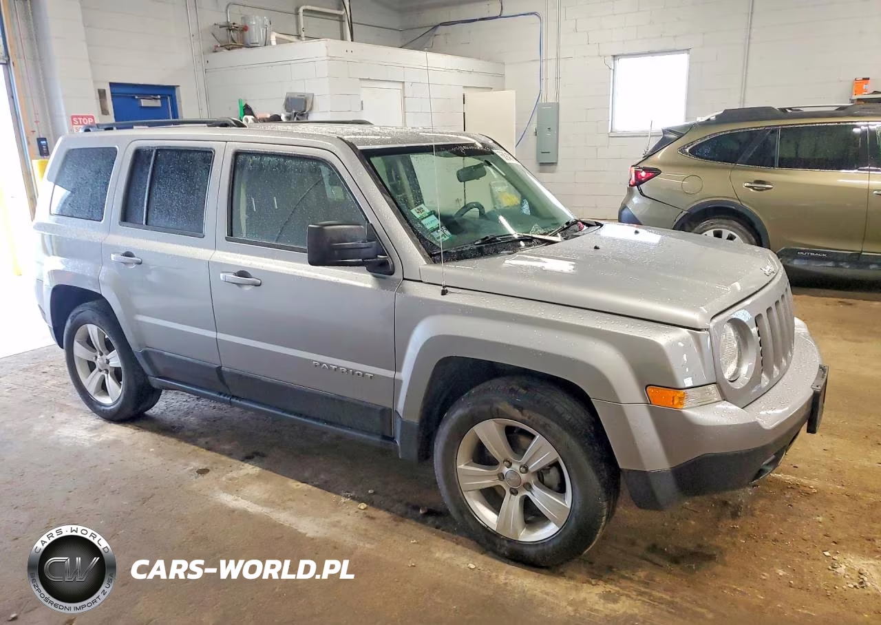 2015 Jeep Patriot Latitude VIN:1C4NJPFB8FD185730 - 4