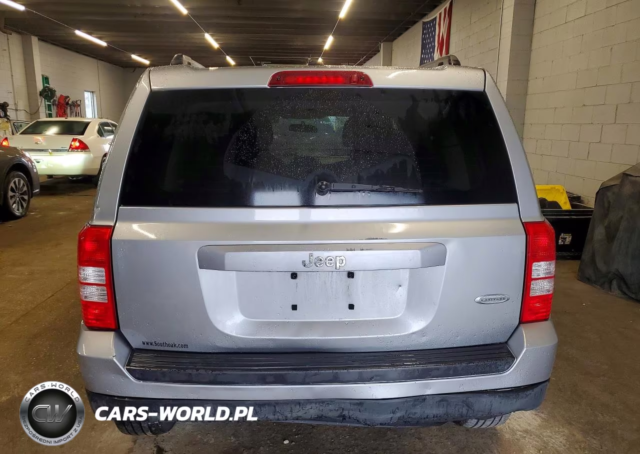2015 Jeep Patriot Latitude VIN:1C4NJPFB8FD185730 - 6