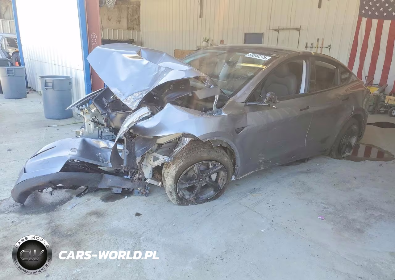 2026 Tesla Model Y VIN:7SAYGDED6TF431906 - 1