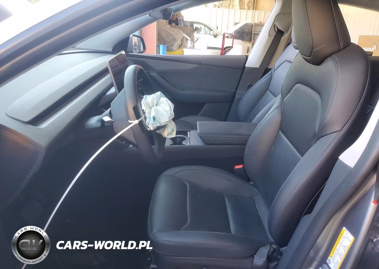 2026 Tesla Model Y VIN:7SAYGDED6TF431906 - 7