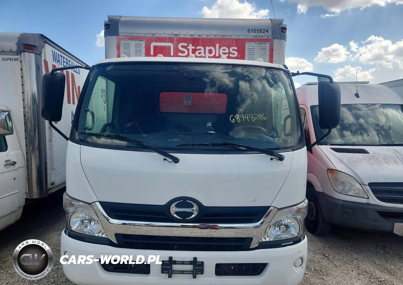 2018 Hino 195 Box Truck VIN:JHHSDM2H5JK006242 - 5