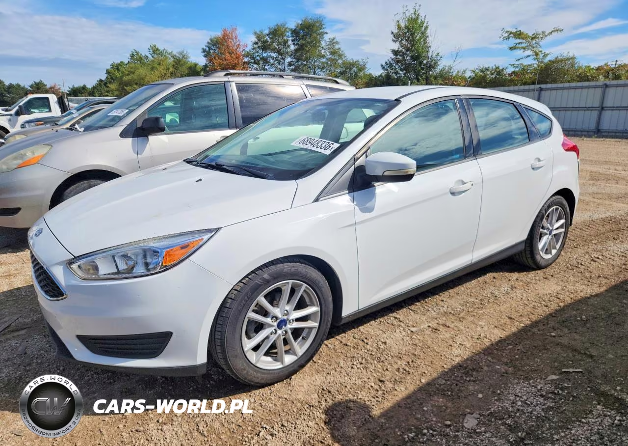 2017 Ford Focus Se VIN:1FADP3K27HL262823 - 1