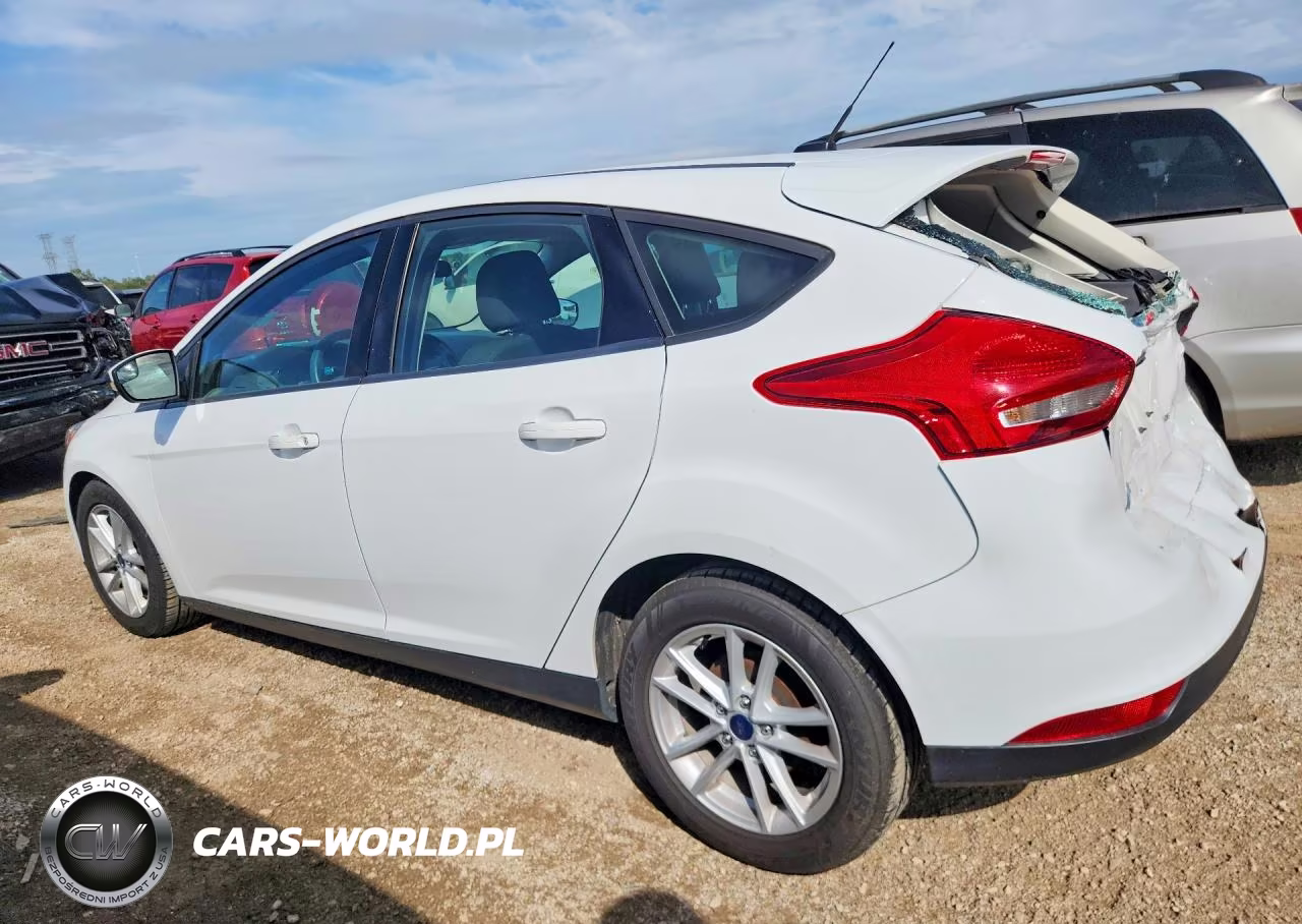 2017 Ford Focus Se VIN:1FADP3K27HL262823 - 2