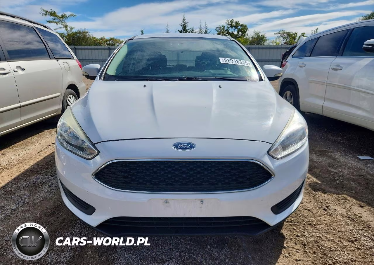 2017 Ford Focus Se VIN:1FADP3K27HL262823 - 5