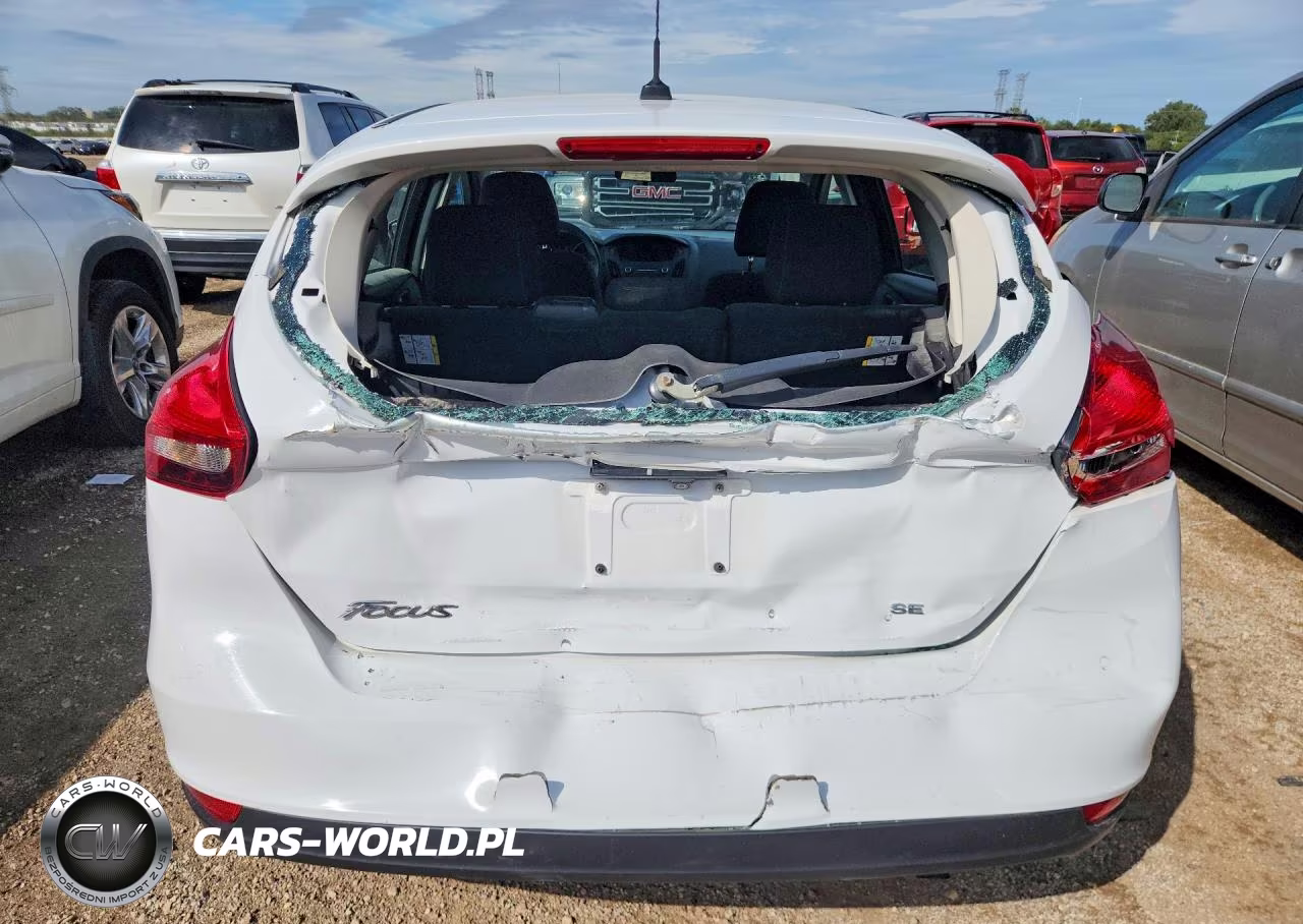 2017 Ford Focus Se VIN:1FADP3K27HL262823 - 6