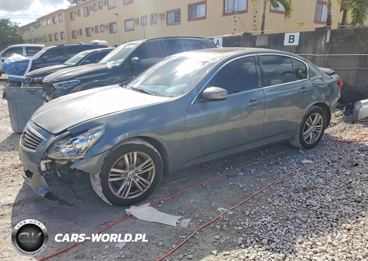 2013 Infi G37 Sedan – zdjęcie 1 z 13