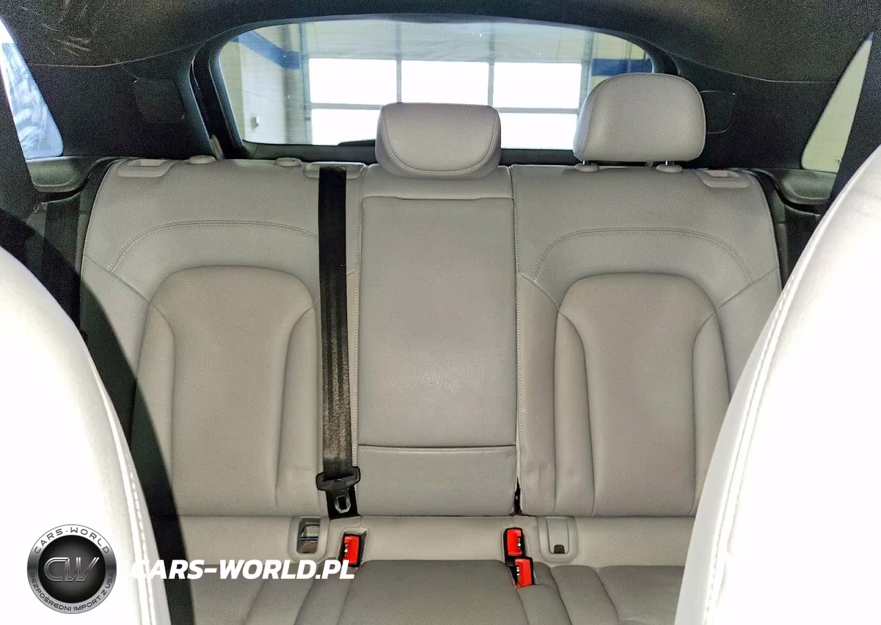 2018 Audi Q3 Premium VIN:WA1ECCFS7JR020079 - 10