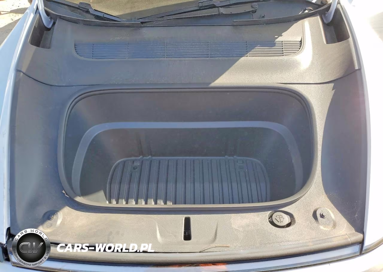 2026 Tesla Model Y VIN:7SAYGDED8TF385222 - 11