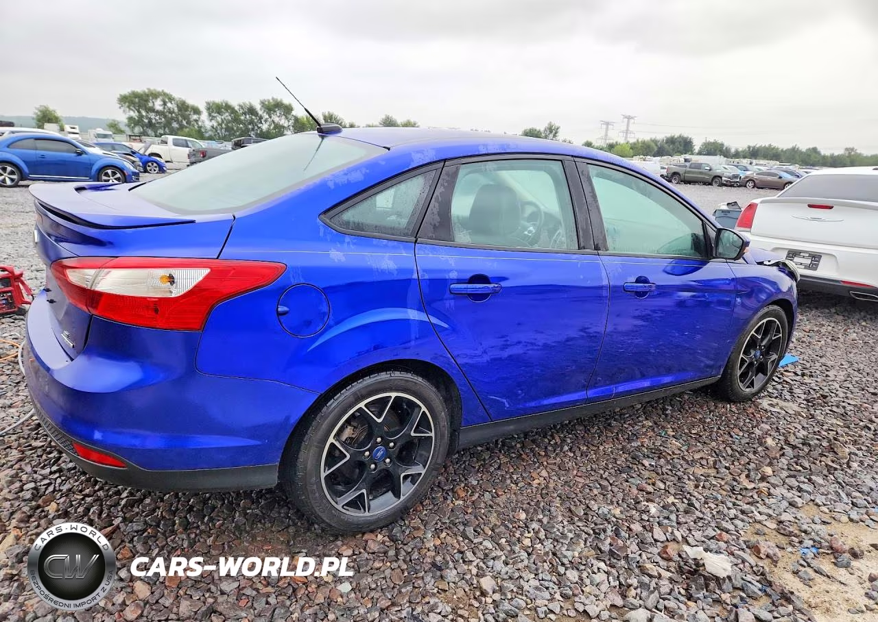 2013 Ford Focus Se VIN:1FADP3F2XDL105114 - 3