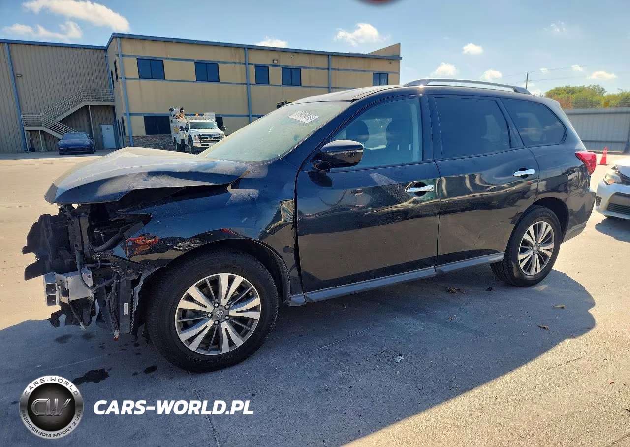 2017 Nissan Pathfinder Sv