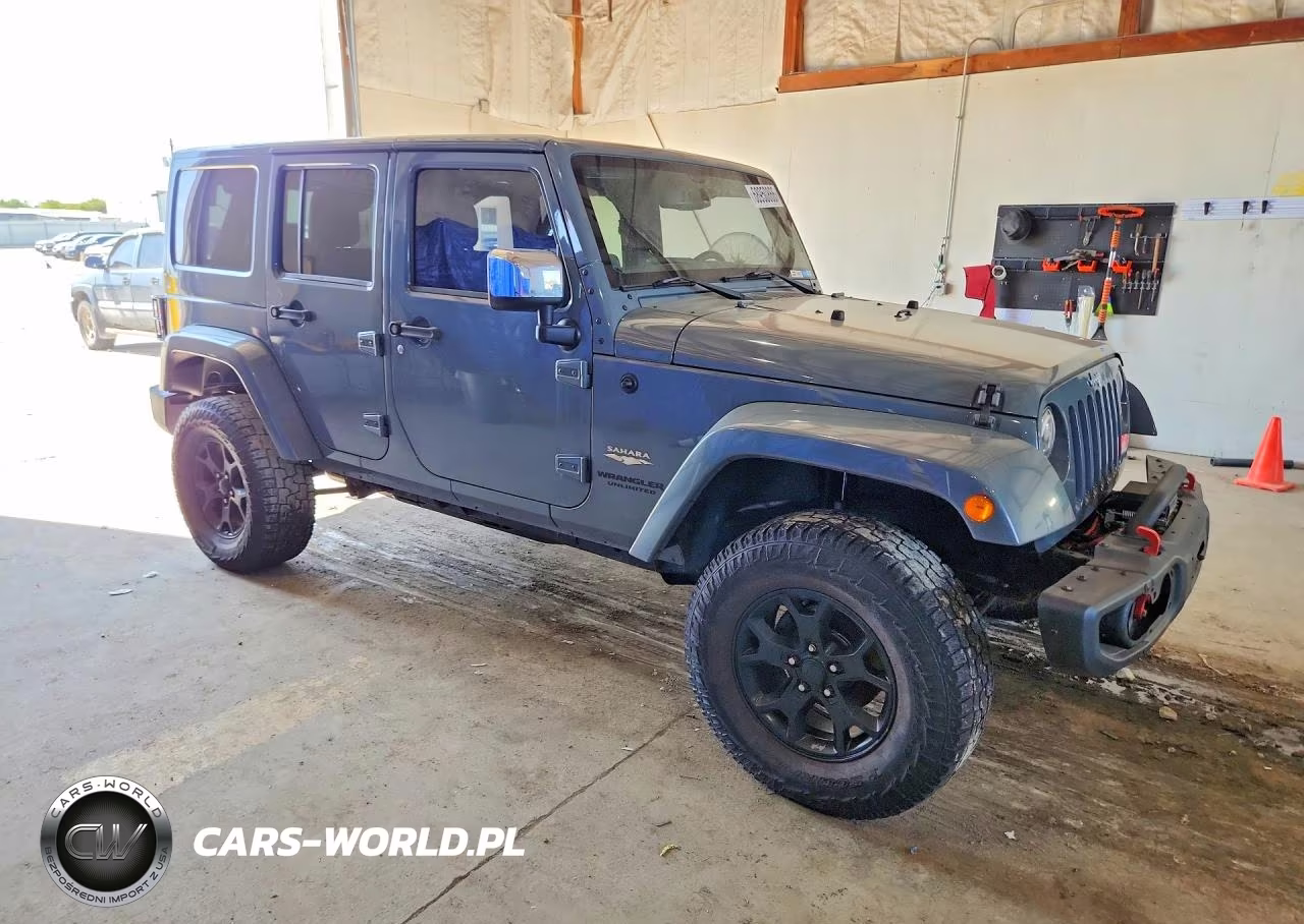 2014 Jeep Wrangler Unlimited Sahara VIN:1C4BJWEG7EL272923 - 4