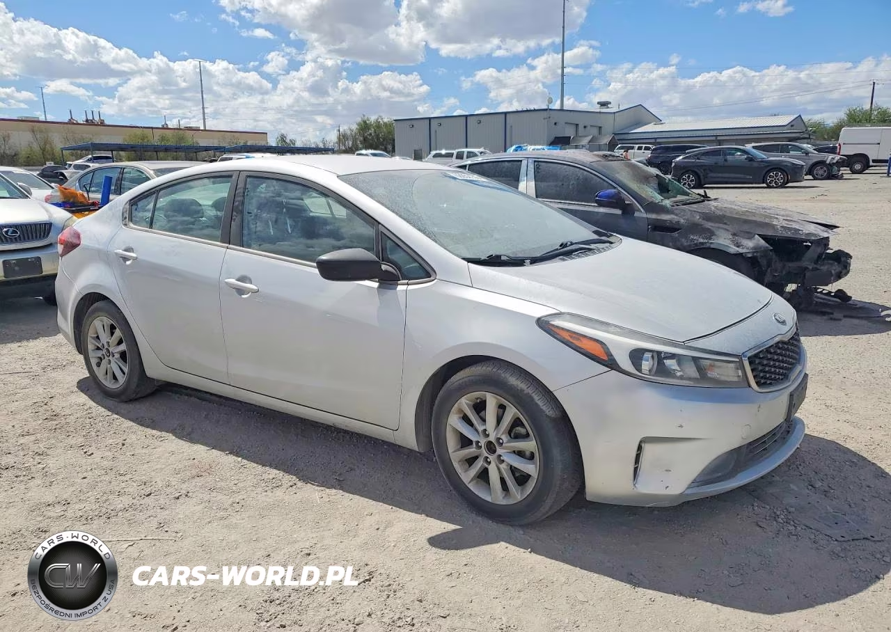 2017 Kia Forte Lx VIN:3KPFL4A73HE116560 - 4