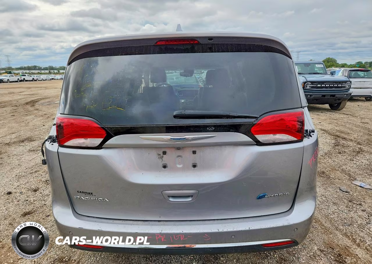 2017 Chrysler Pacifica Ehybrid Platinum VIN:2C4RC1N7XHR679738 - 6