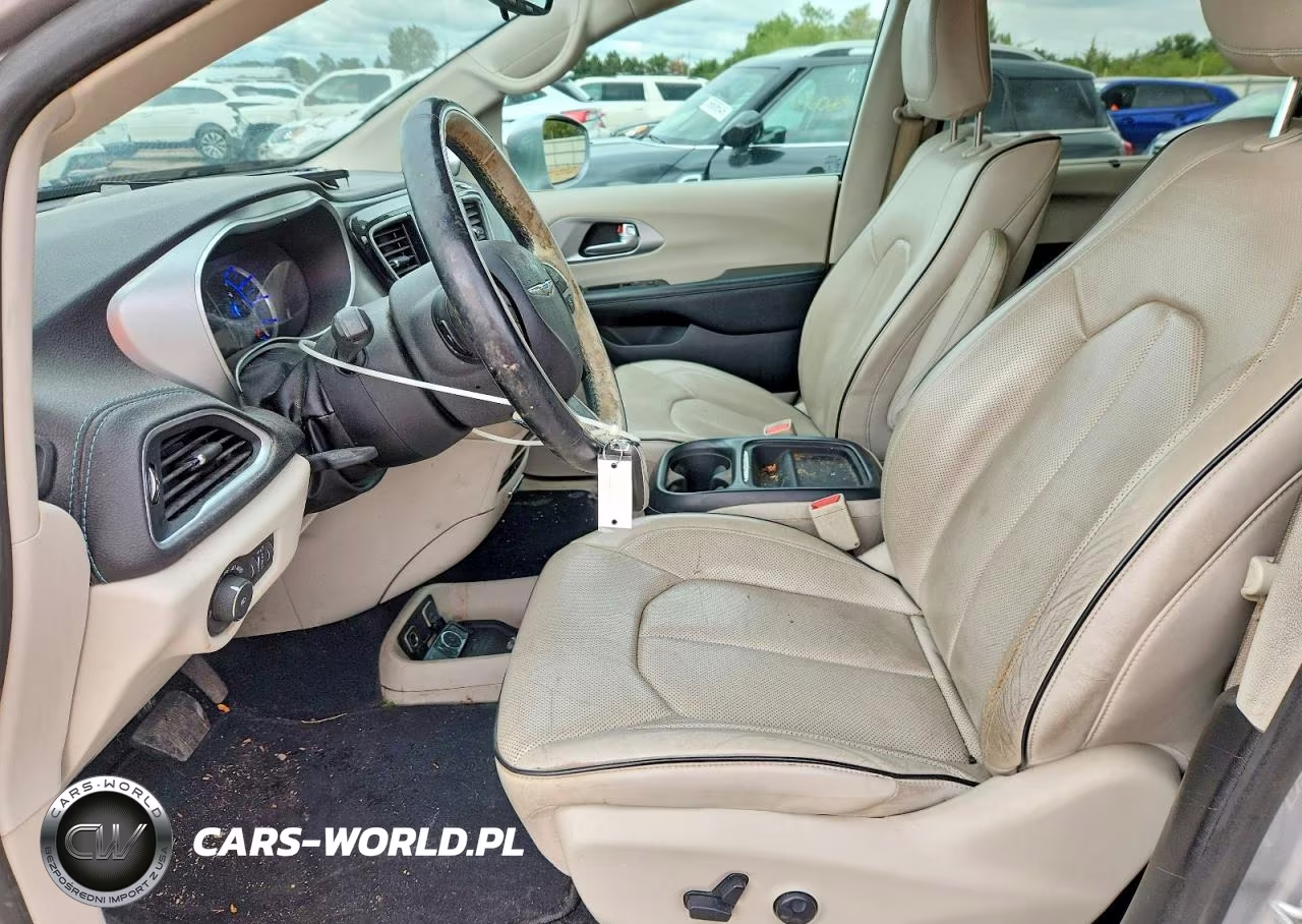 2017 Chrysler Pacifica Ehybrid Platinum VIN:2C4RC1N7XHR679738 - 7