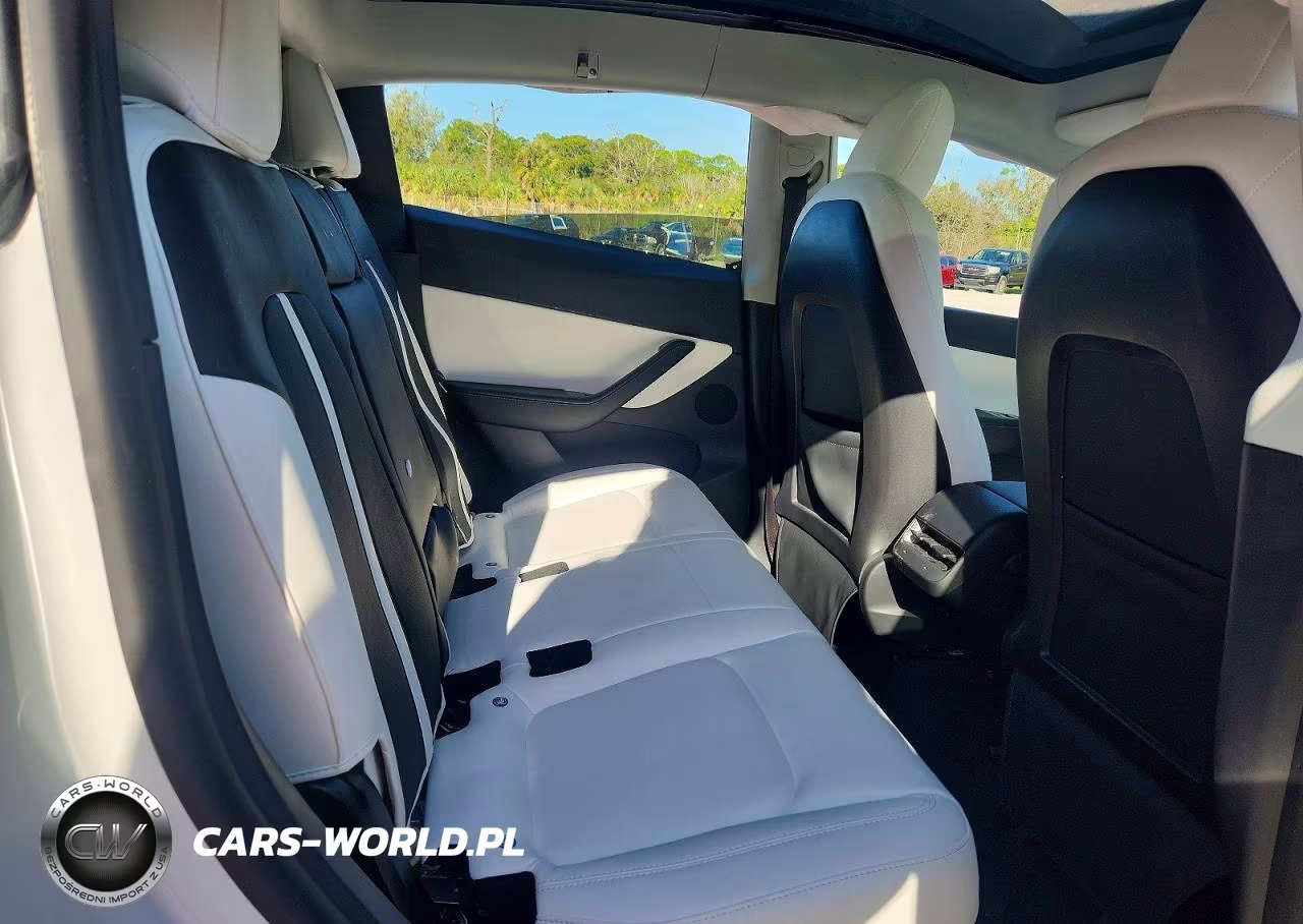 2021 Tesla Model Y VIN:5YJYGDEE5MF085595 - 10