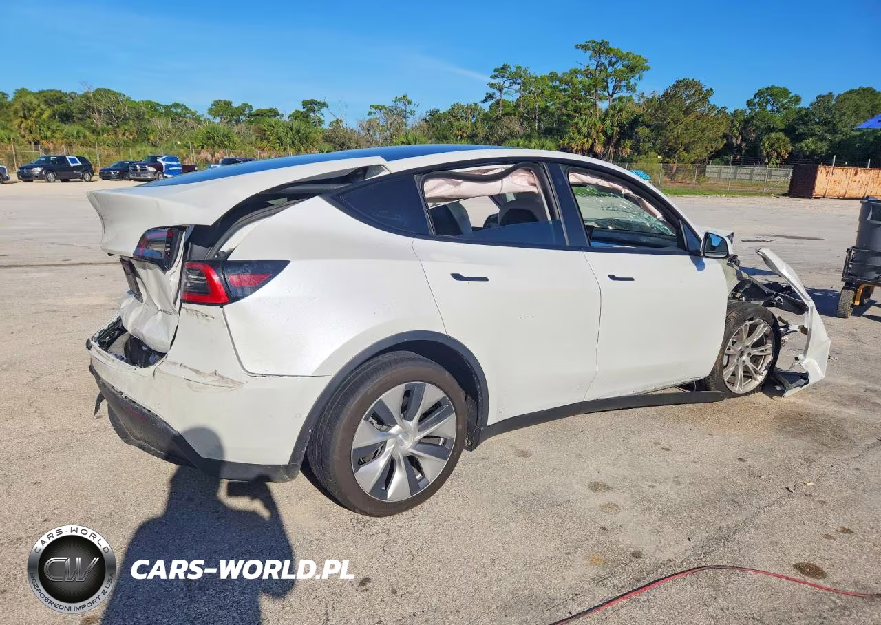 2021 Tesla Model Y VIN:5YJYGDEE5MF085595 - 3