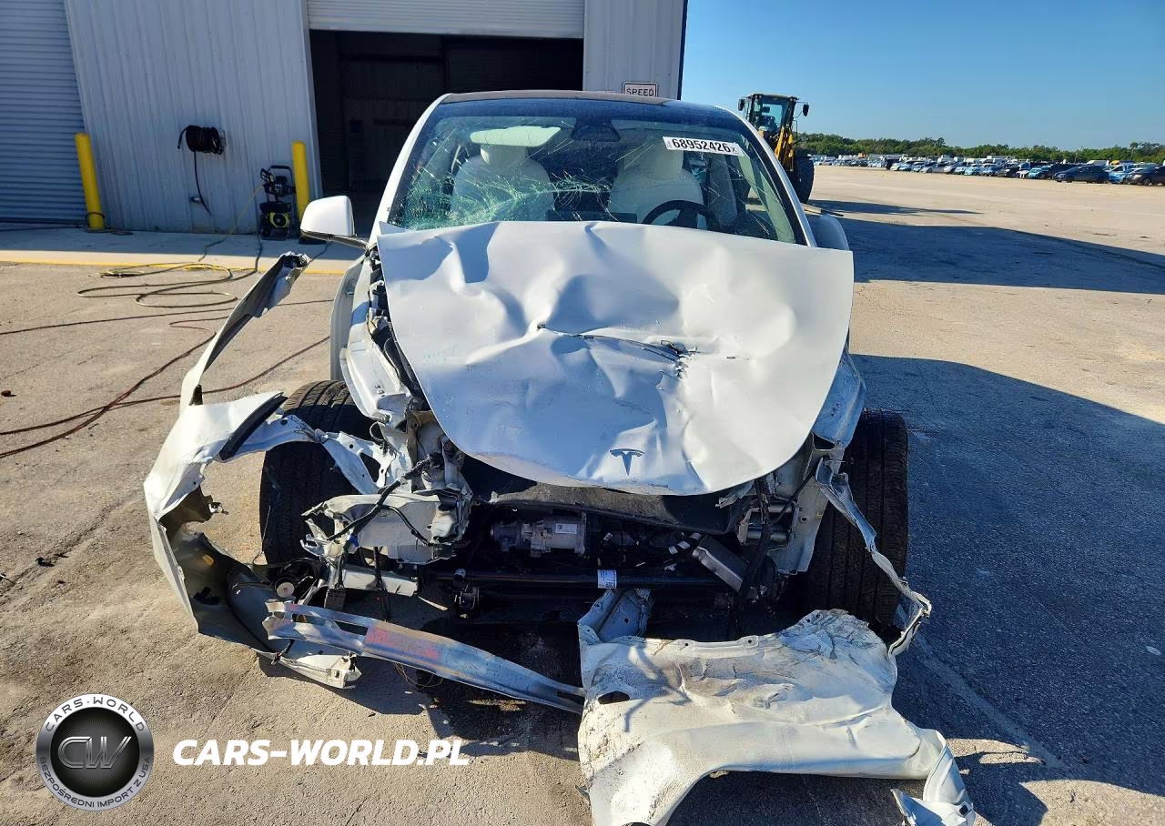 2021 Tesla Model Y VIN:5YJYGDEE5MF085595 - 5