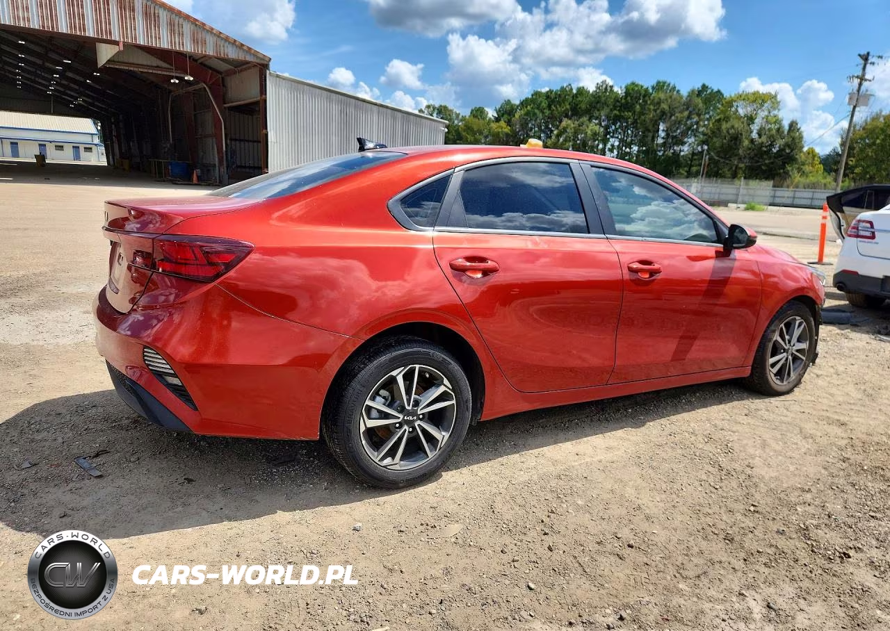2024 Kia Forte Lxs VIN:3KPF24AD5RE726017 - 3