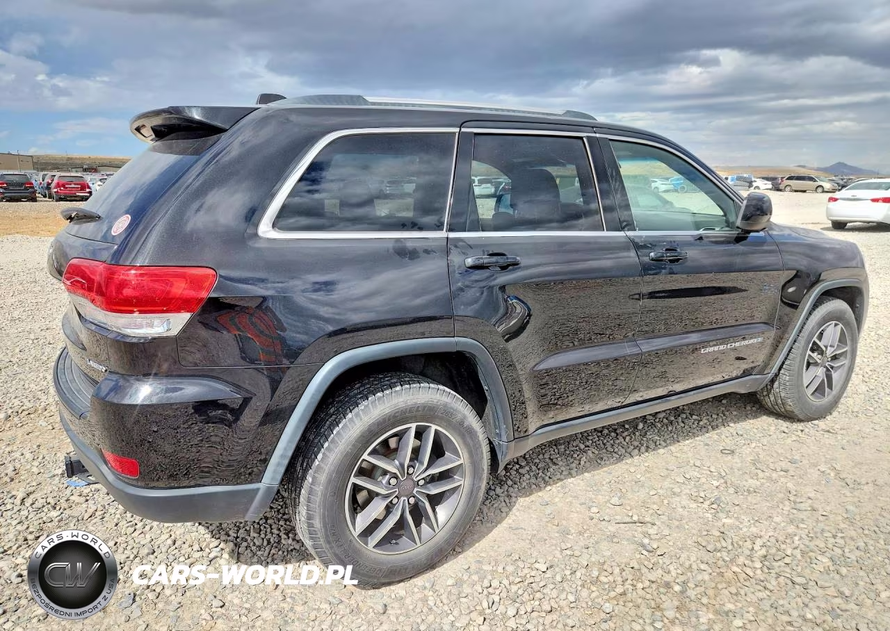 2015 Jeep Grand Cherokee Laredo VIN:1C4RJFAG4FC950176 - 3