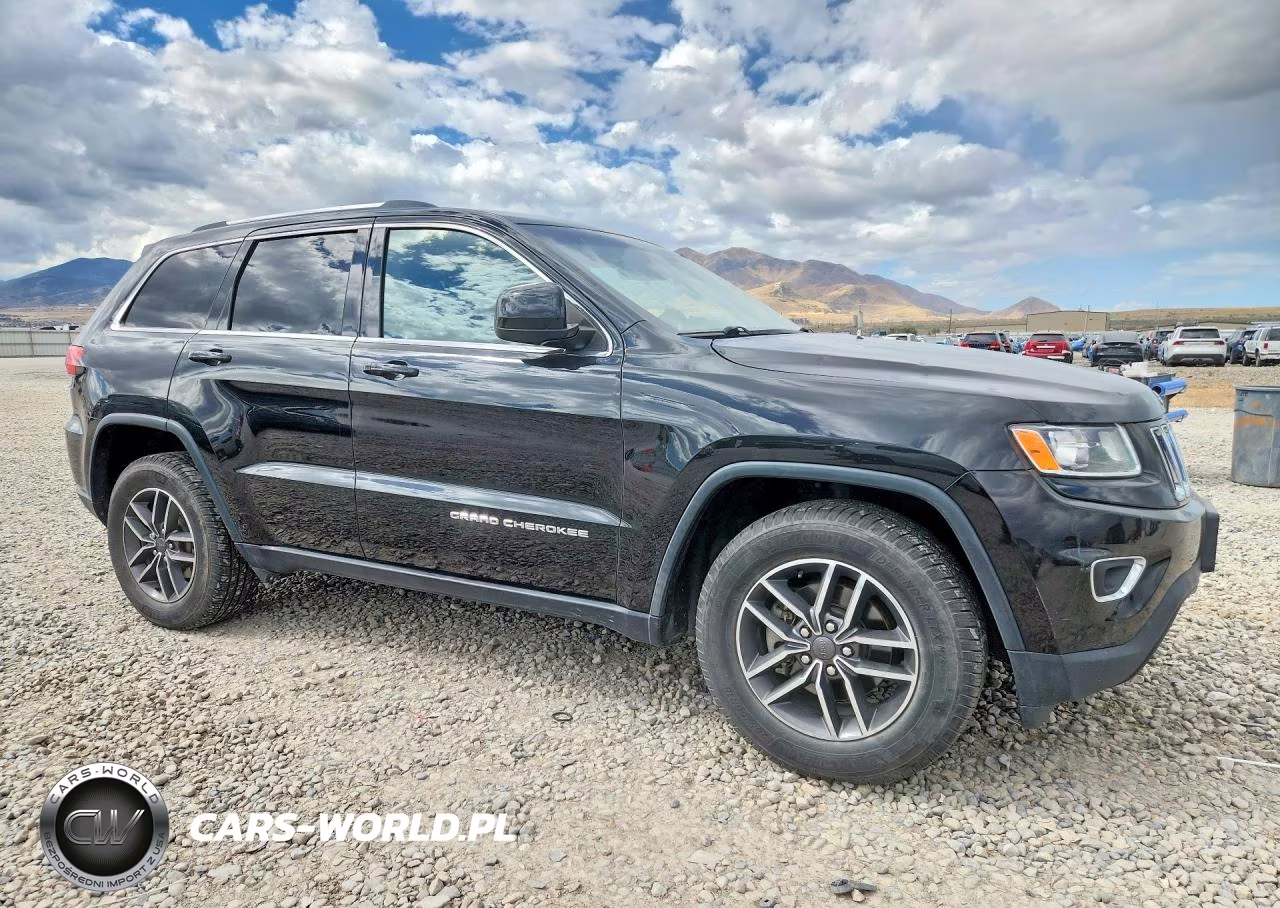2015 Jeep Grand Cherokee Laredo VIN:1C4RJFAG4FC950176 - 4