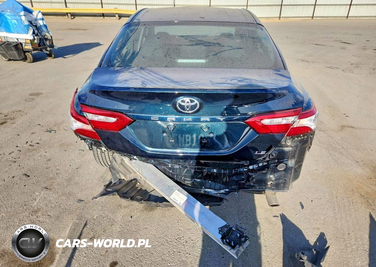 2018 Toyota Camry Le VIN:4T1B11HK0JU618135 - 6