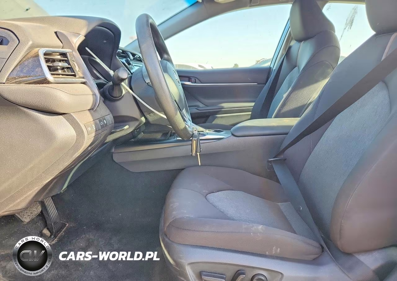 2018 Toyota Camry Le VIN:4T1B11HK0JU618135 - 7