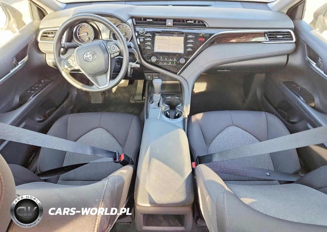 2018 Toyota Camry Le VIN:4T1B11HK0JU618135 - 8