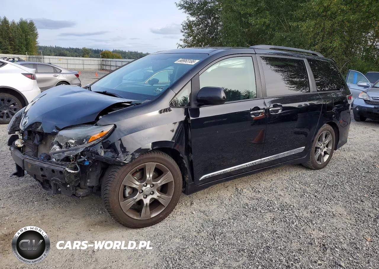2015 Toyota Sienna Sport